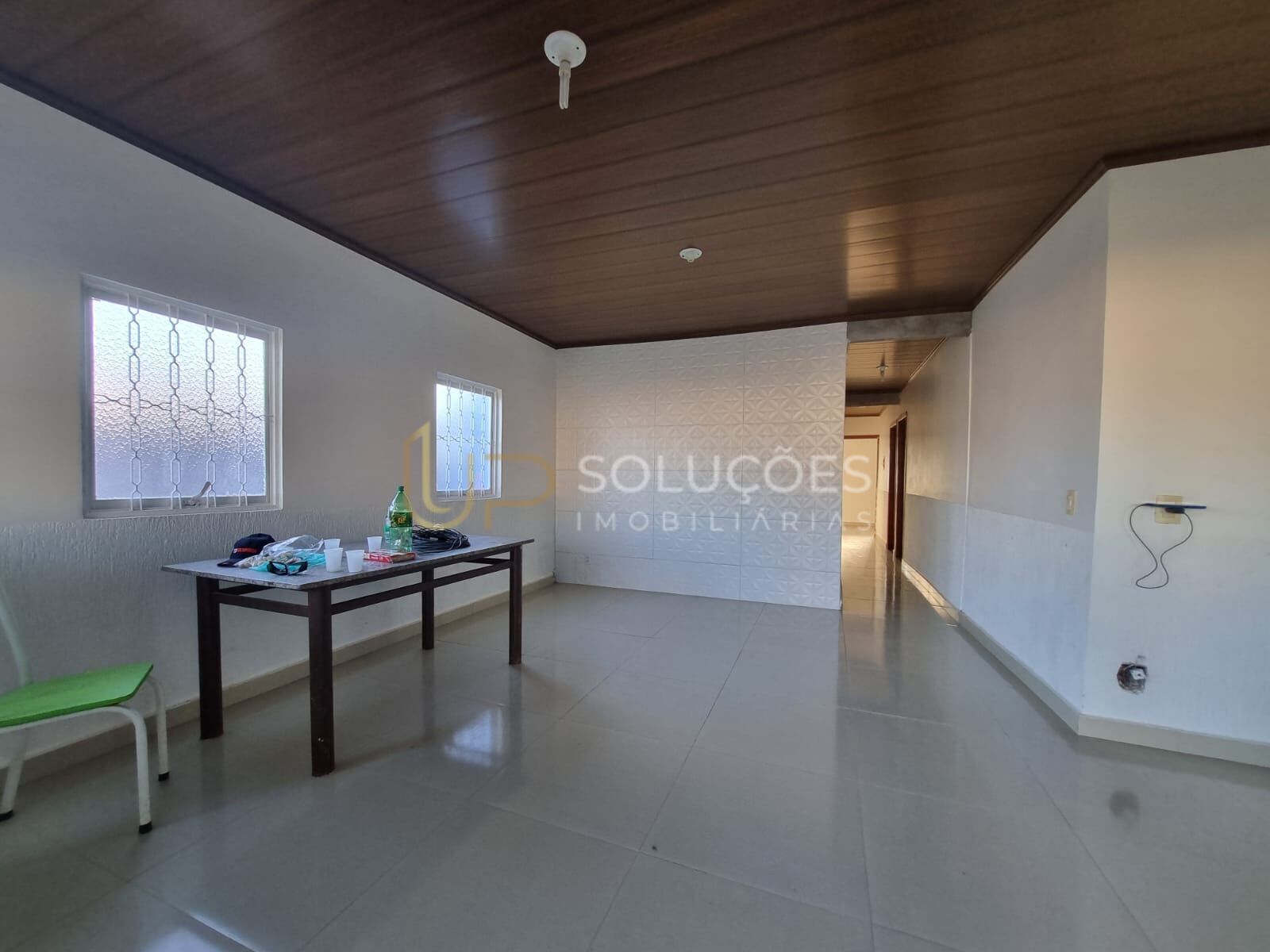 Casa de Condomínio para alugar com 3 quartos, 180m² - Foto 1