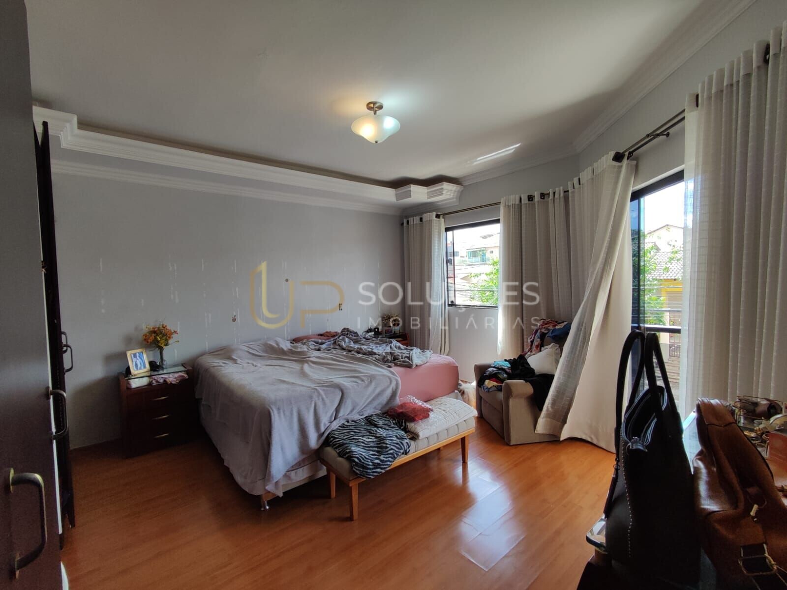 Casa de Condomínio à venda com 4 quartos, 240m² - Foto 23