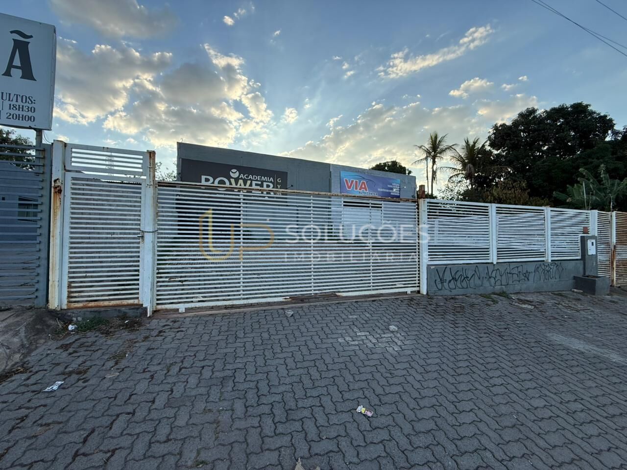 Loja-Salão, 250 m² - Foto 1