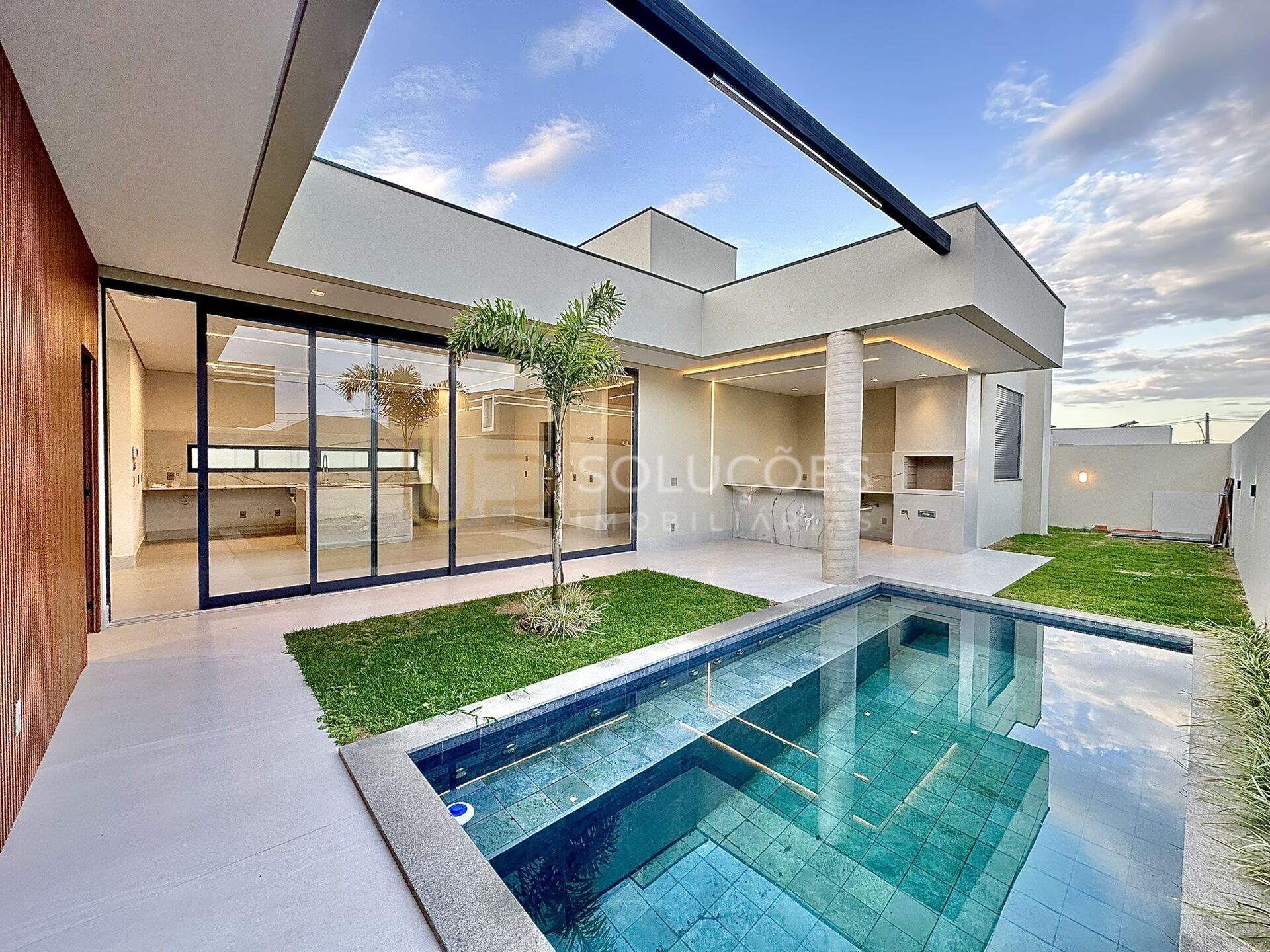 Casa de Condomínio à venda com 4 quartos, 247m² - Foto 27