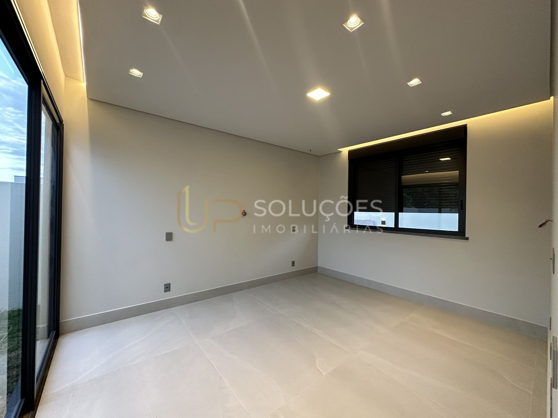Casa de Condomínio à venda com 4 quartos, 247m² - Foto 15