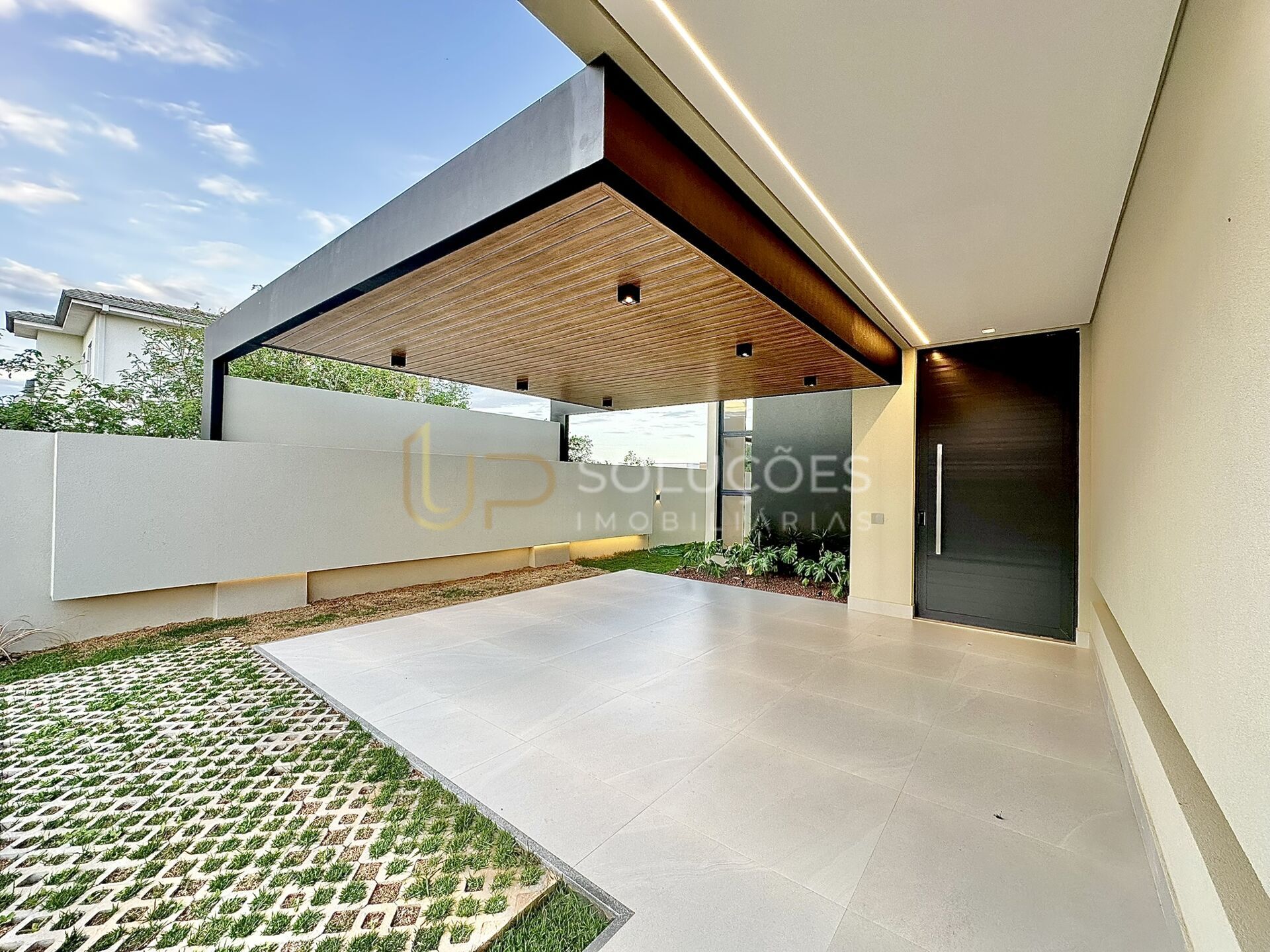 Casa de Condomínio à venda com 4 quartos, 247m² - Foto 3