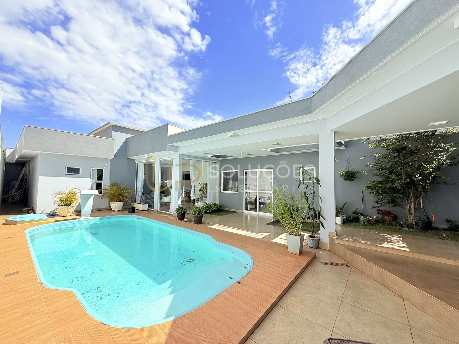 Casa, 3 quartos, 252 m² - Foto 2