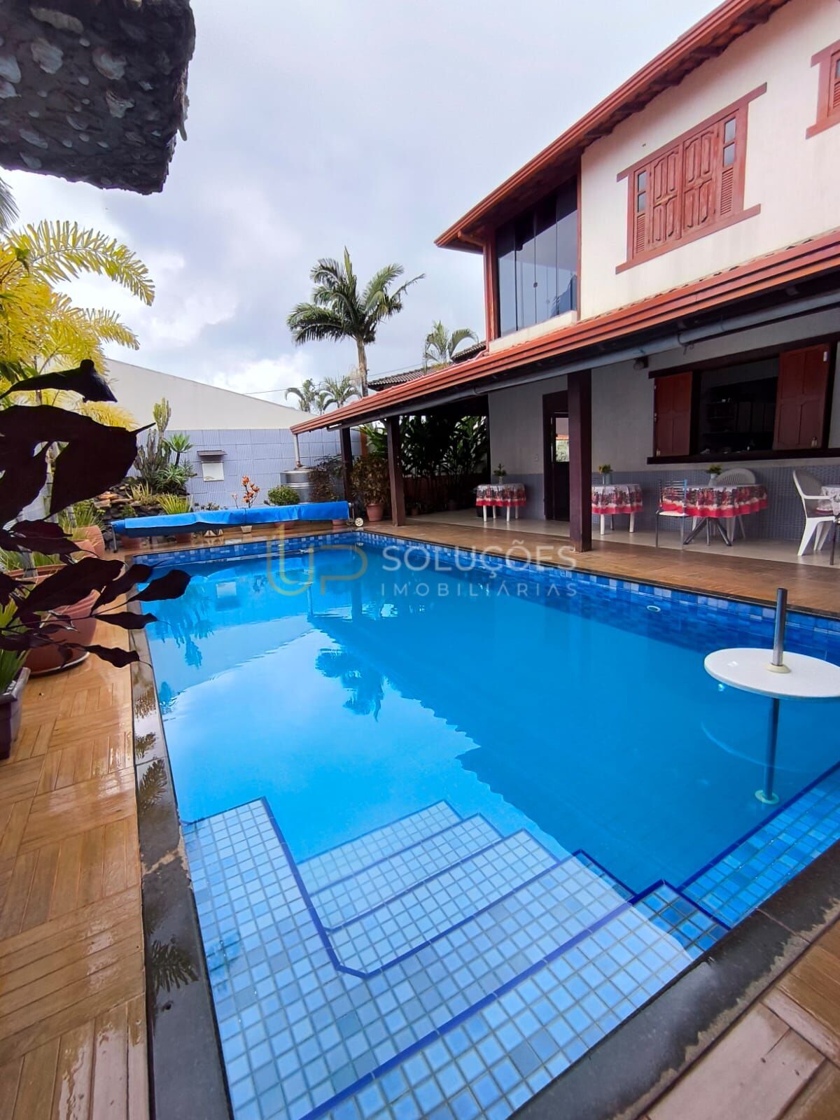 Casa, 6 quartos, 1000 m² - Foto 1