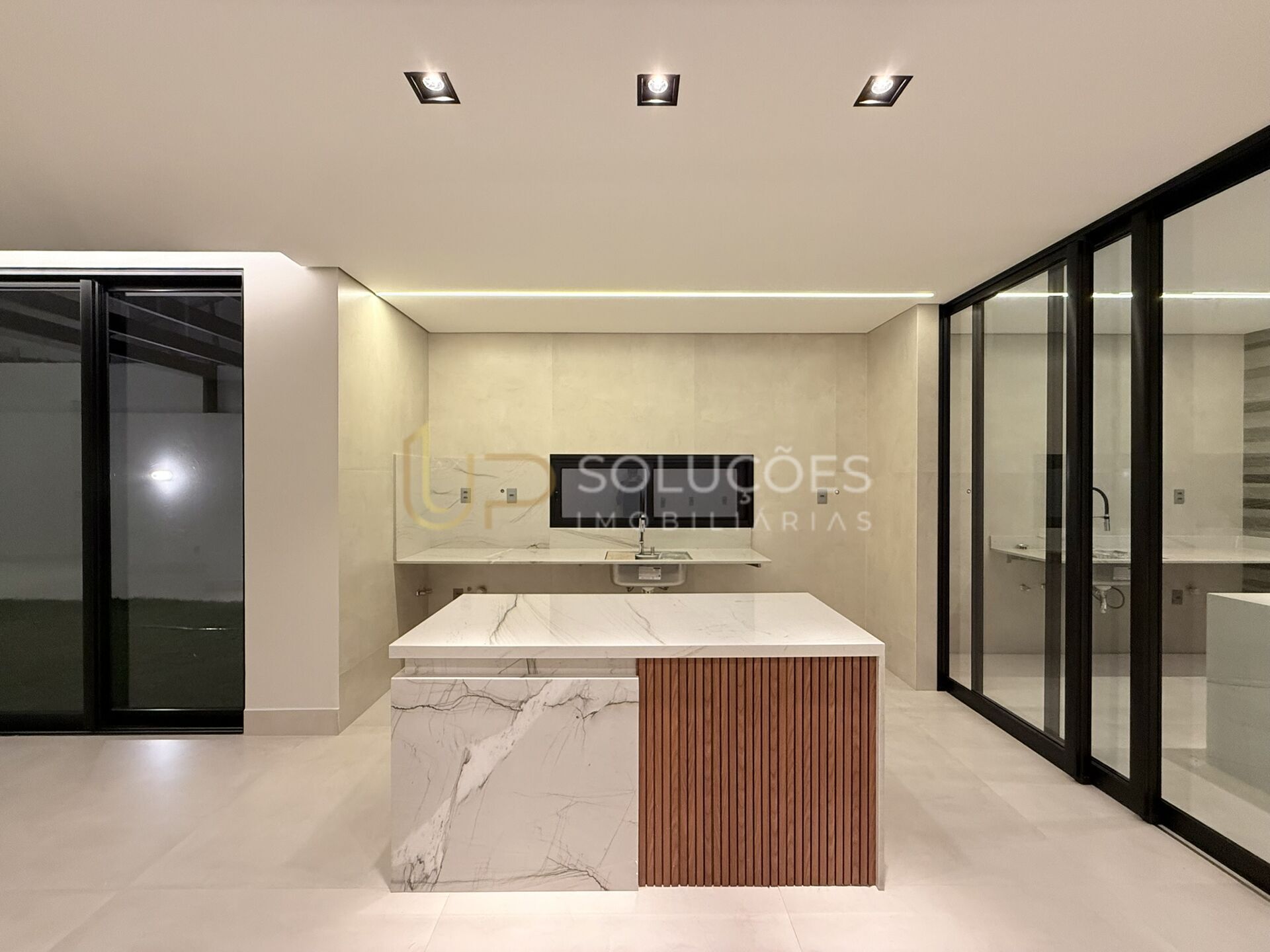 Casa de Condomínio à venda com 4 quartos, 219m² - Foto 10