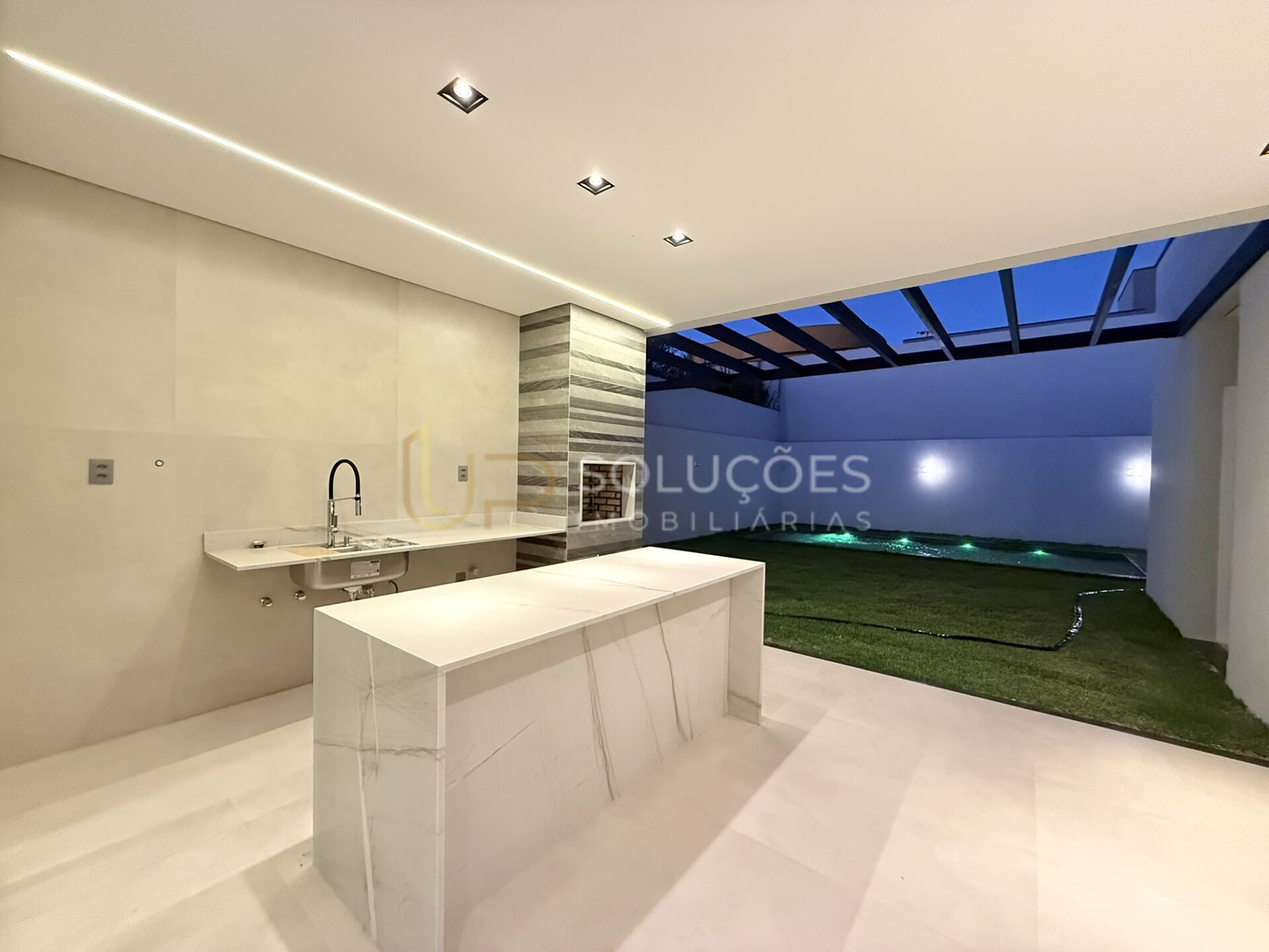 Casa de Condomínio à venda com 4 quartos, 219m² - Foto 21