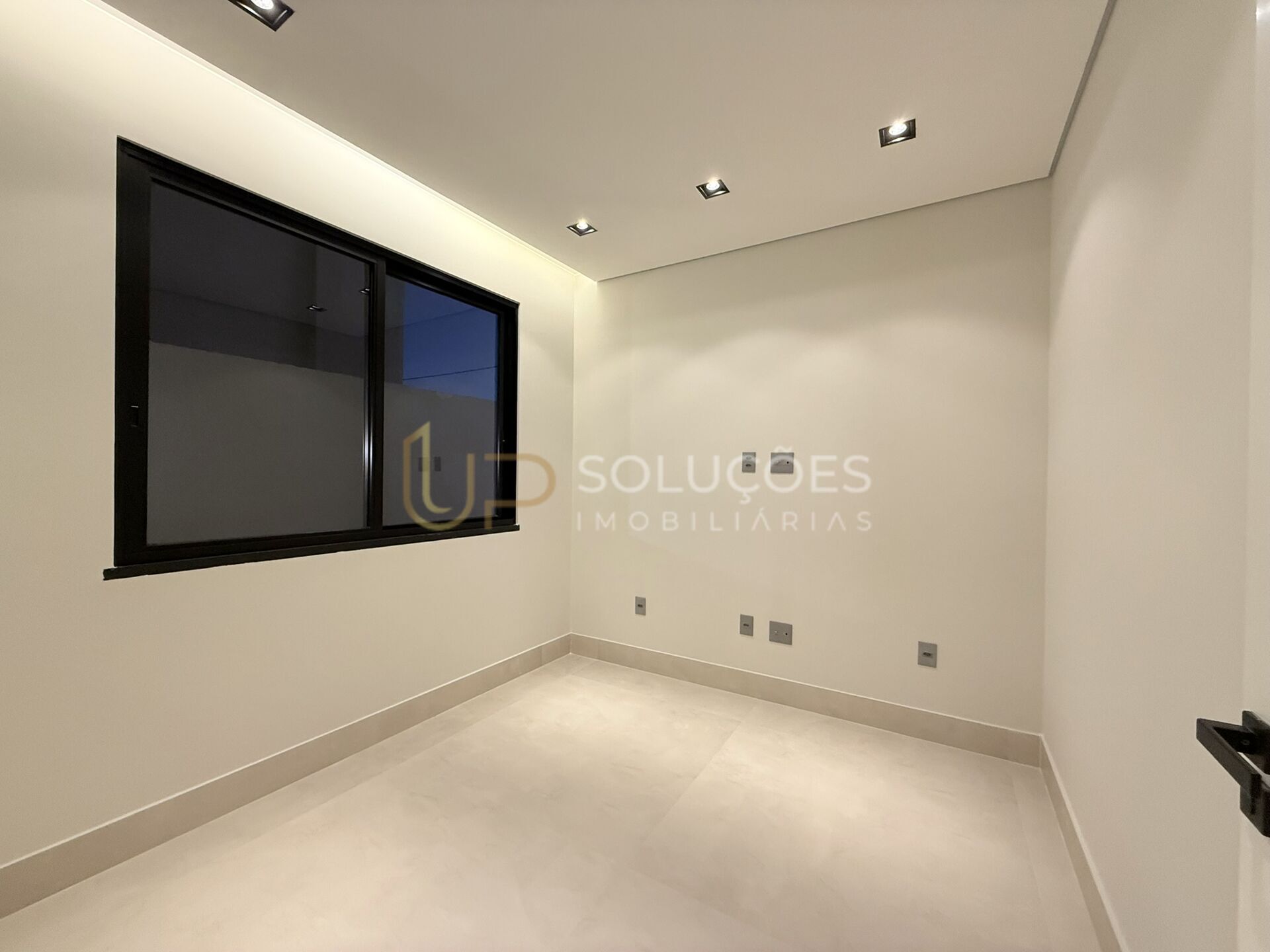 Casa de Condomínio à venda com 4 quartos, 219m² - Foto 13