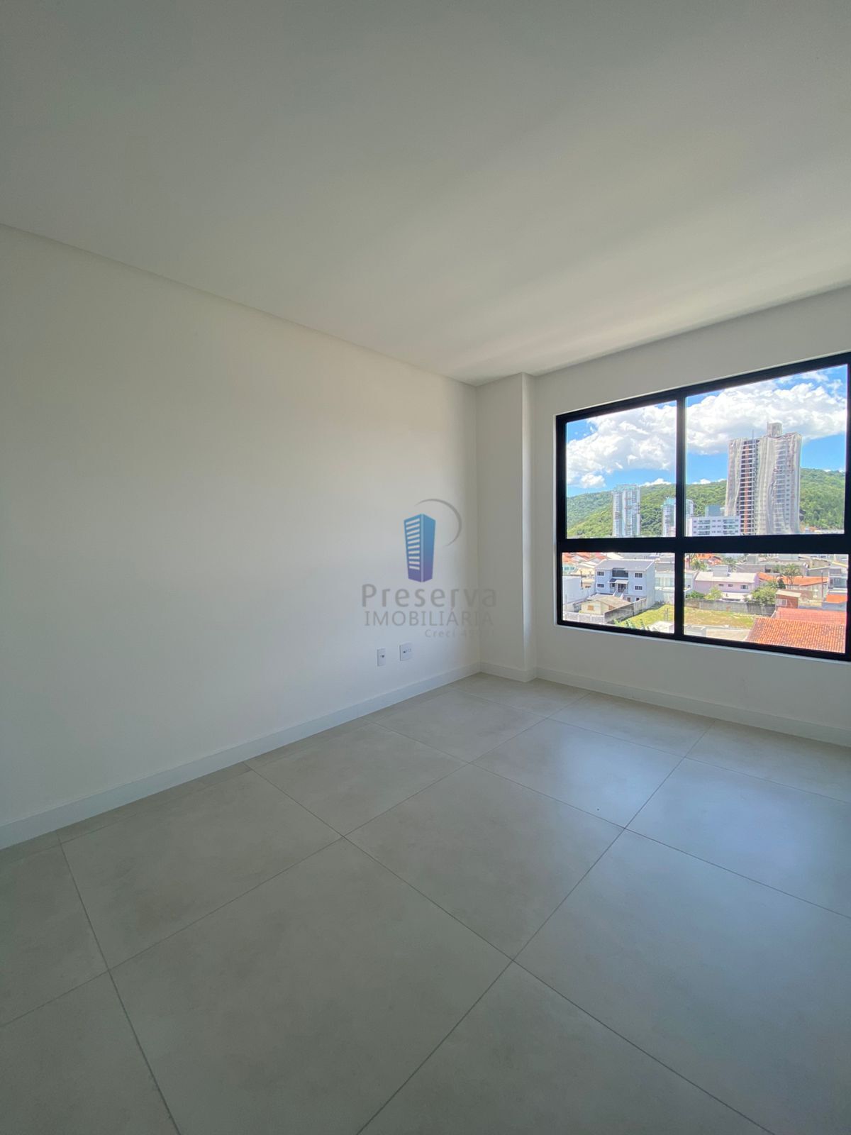 Apartamento à venda com 2 quartos, 73m² - Foto 4