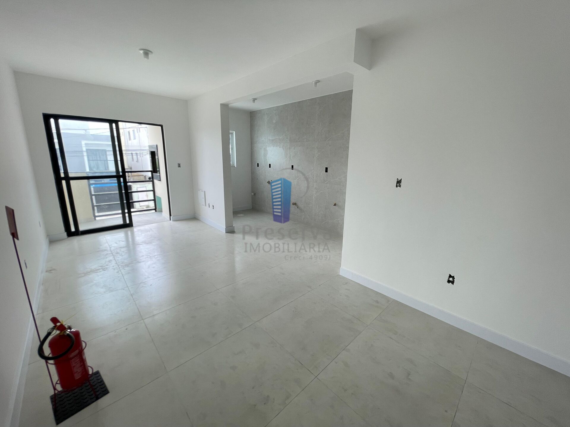 Apartamento à venda com 2 quartos, 82m² - Foto 2