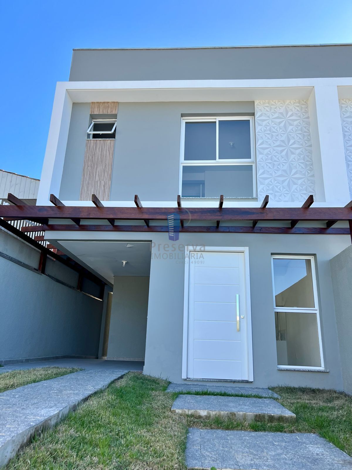 Sobrado à venda com 3 quartos, 108m² - Foto 1