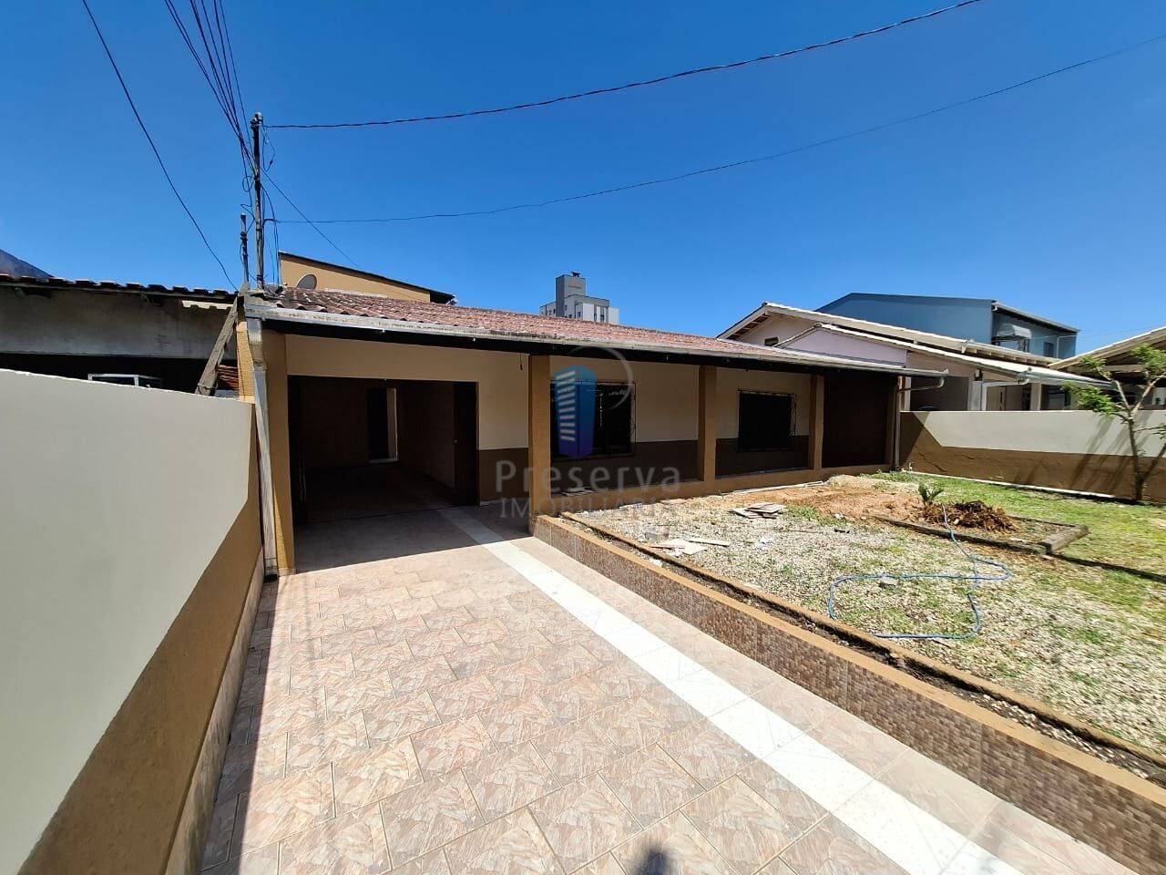 Casa para alugar com 3 quartos, 100m² - Foto 1