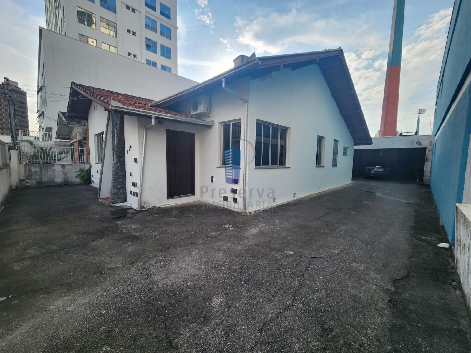 Casa para alugar com 4 quartos, 148m² - Foto 1