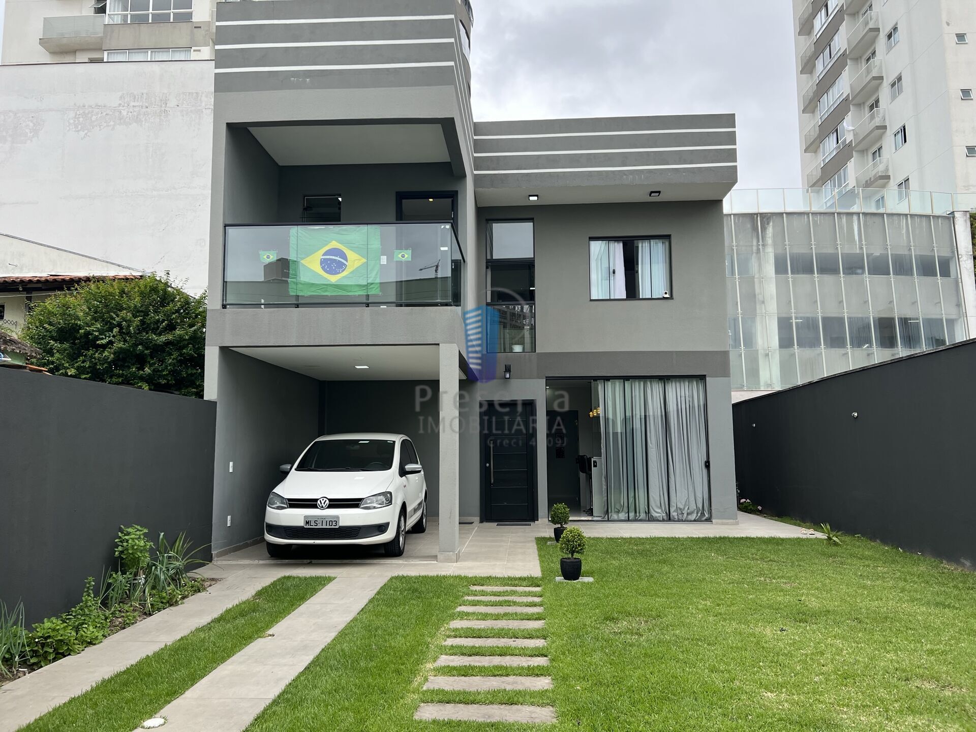 Casa para alugar com 3 quartos, 195m² - Foto 1