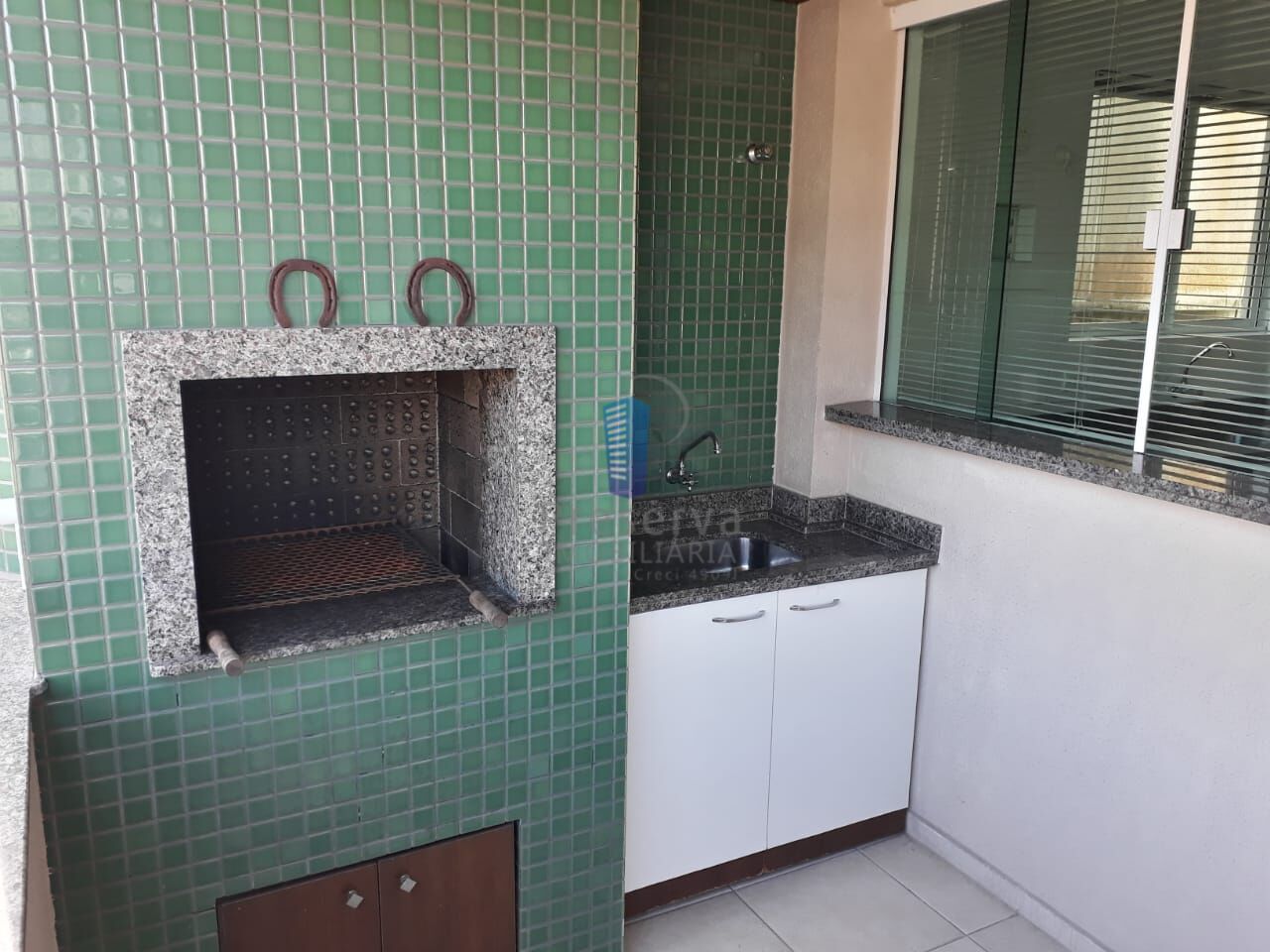 Apartamento para alugar com 2 quartos, 75m² - Foto 2