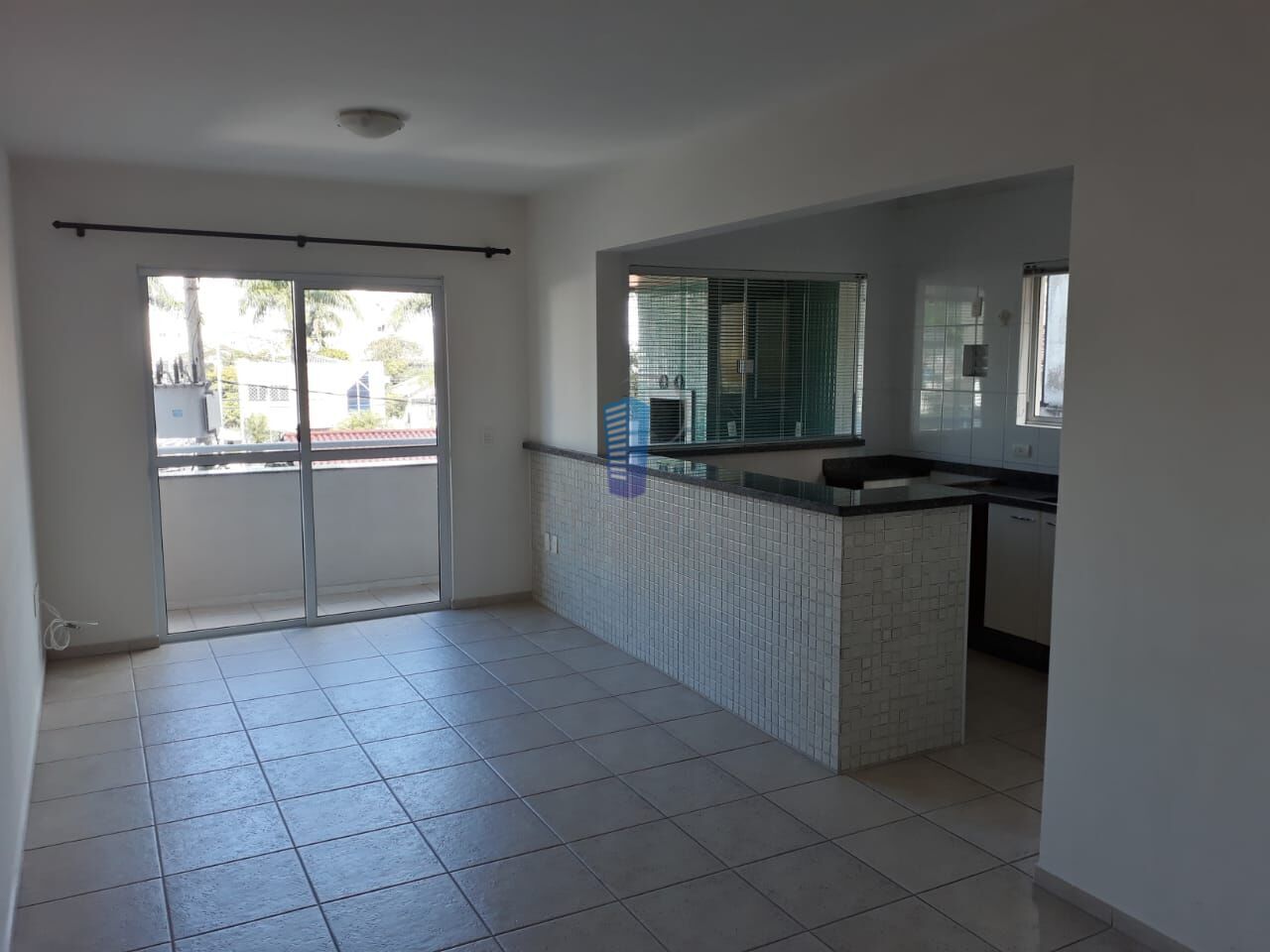 Apartamento para alugar com 2 quartos, 75m² - Foto 1