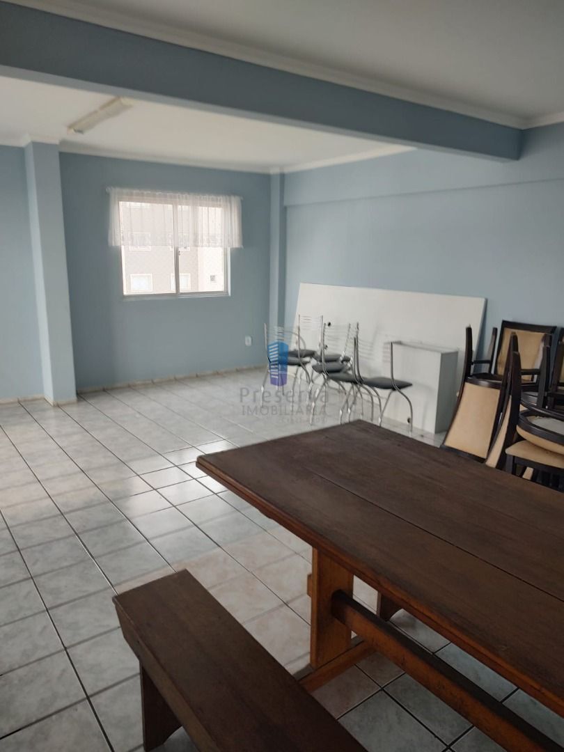 Apartamento à venda com 2 quartos, 76m² - Foto 5