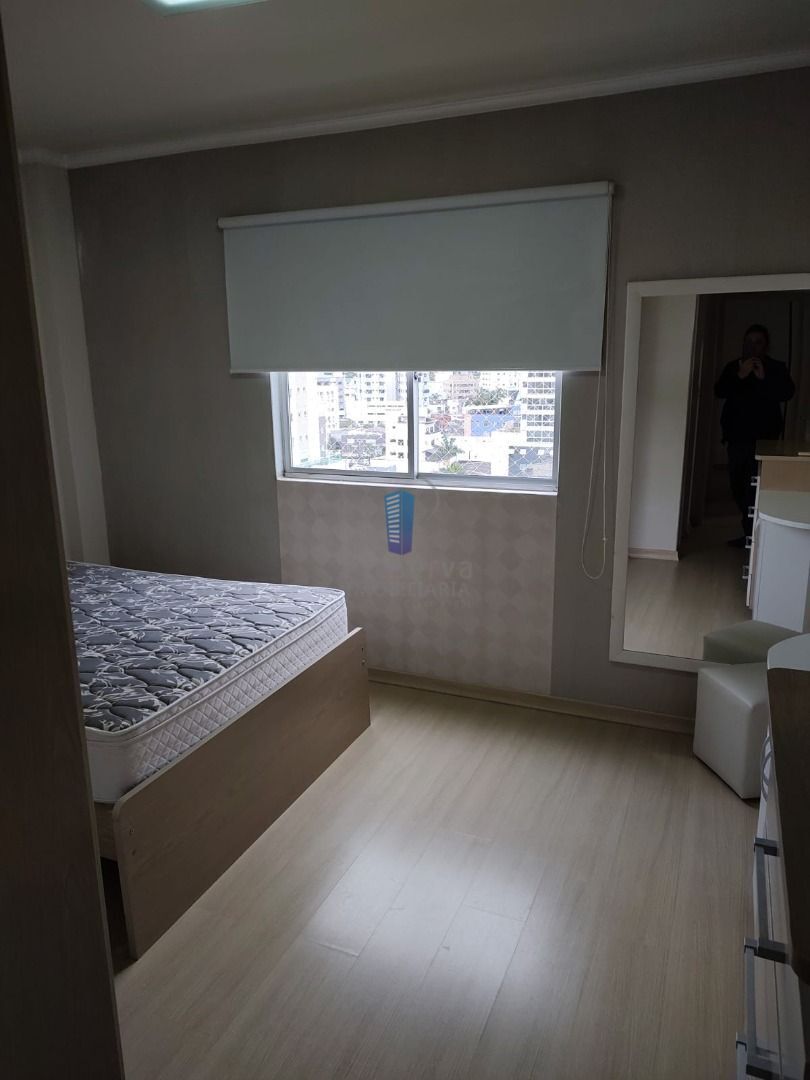 Apartamento à venda com 2 quartos, 76m² - Foto 2