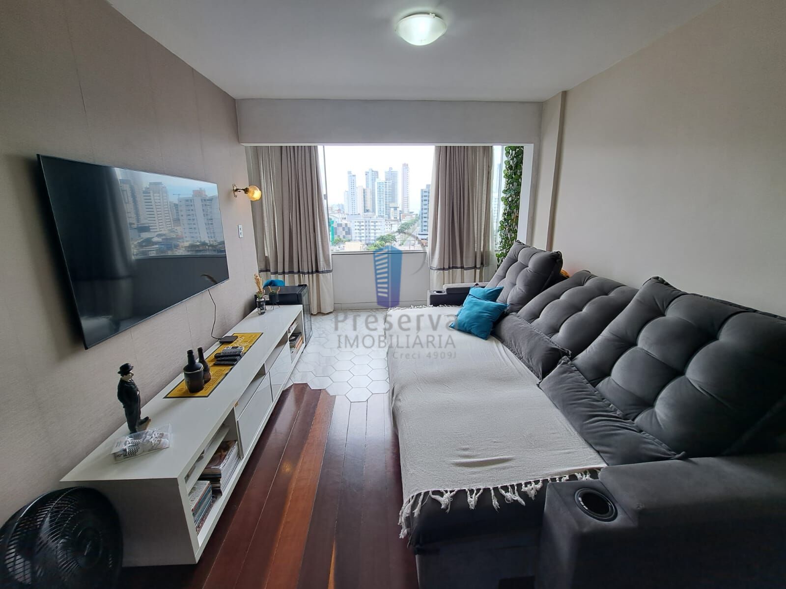 Apartamento à venda com 2 quartos, 77m² - Foto 1