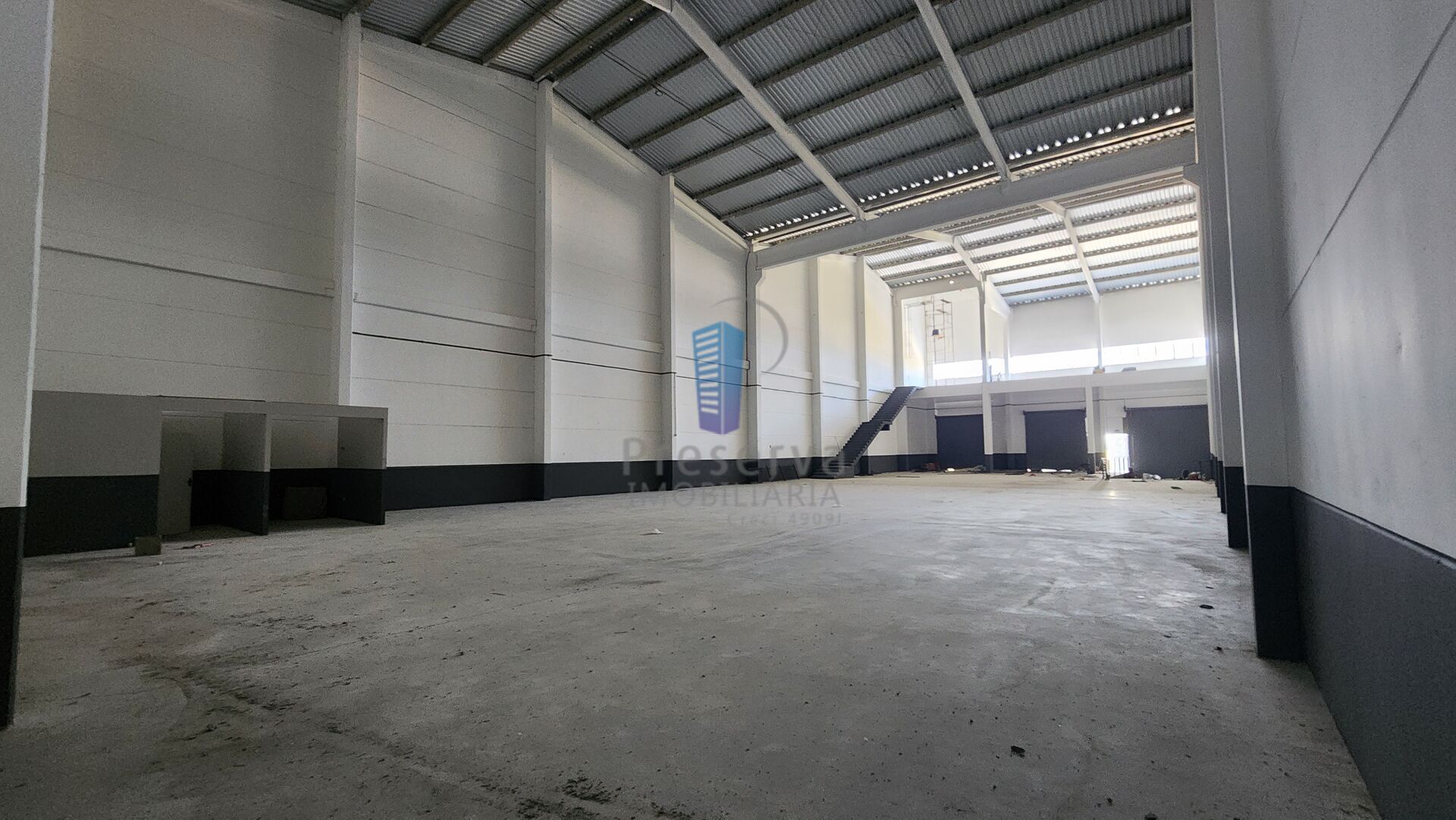 Depósito-Galpão-Armazém para alugar, 1200m² - Foto 2