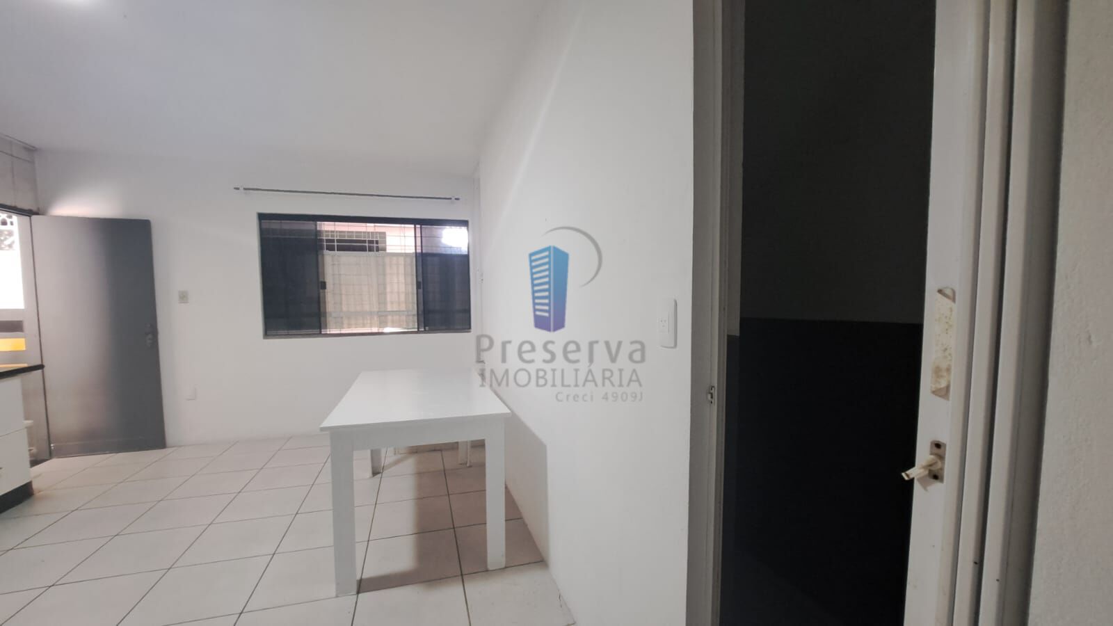 Casa para alugar com 3 quartos, 200m² - Foto 11