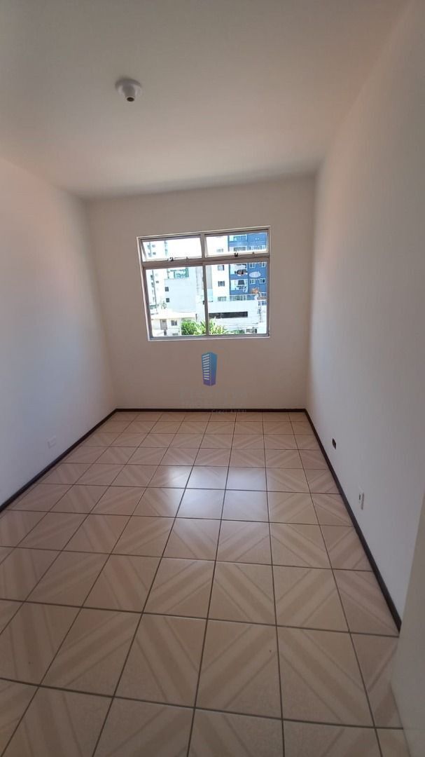 Apartamento à venda com 2 quartos, 72m² - Foto 9