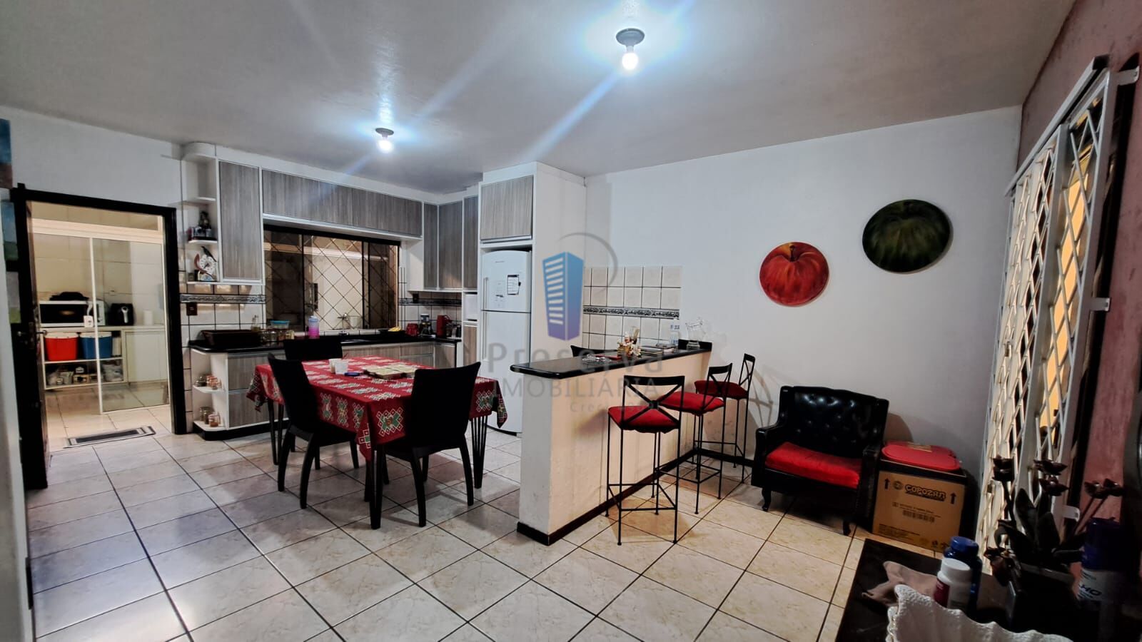 Casa à venda com 2 quartos, 140m² - Foto 4