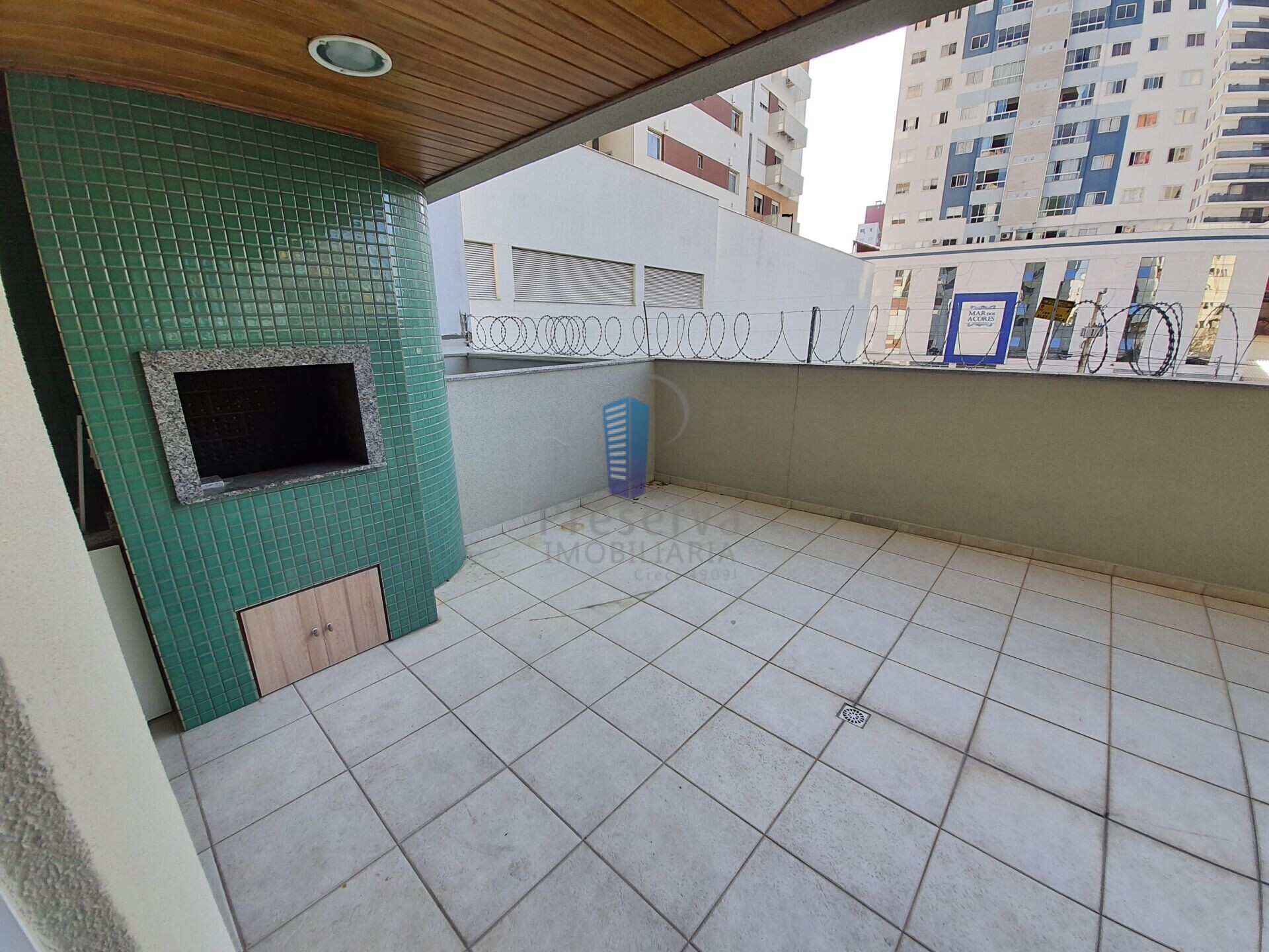 Apartamento para alugar com 2 quartos, 75m² - Foto 2