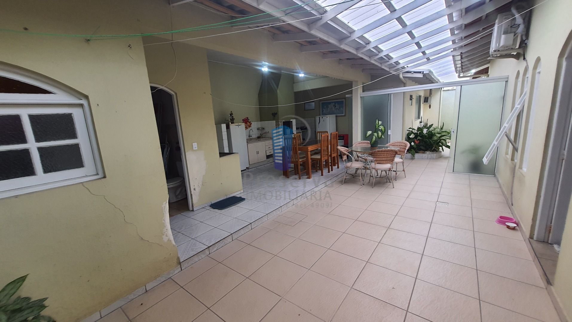 Casa à venda com 5 quartos, 200m² - Foto 35