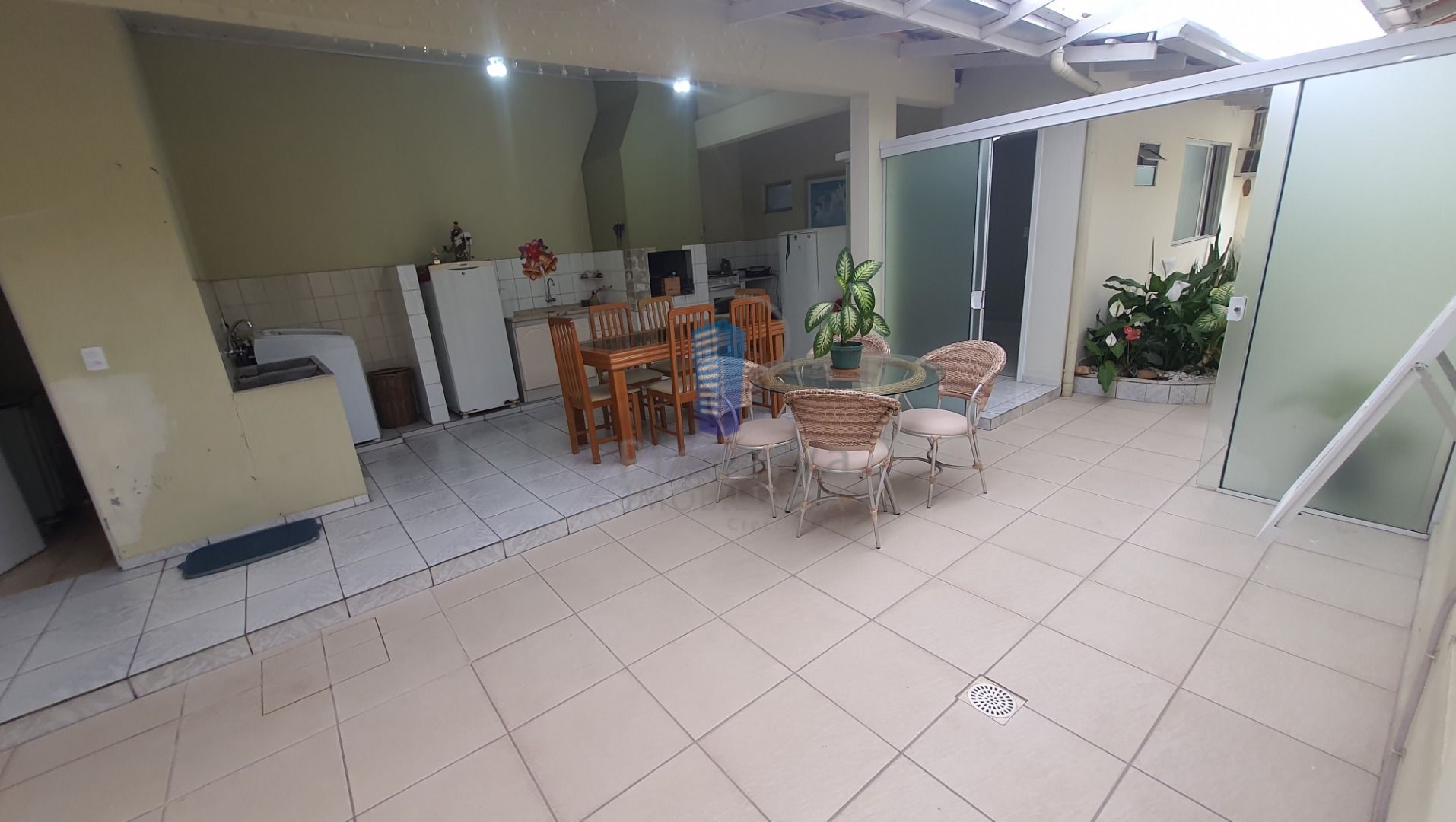 Casa à venda com 5 quartos, 200m² - Foto 33