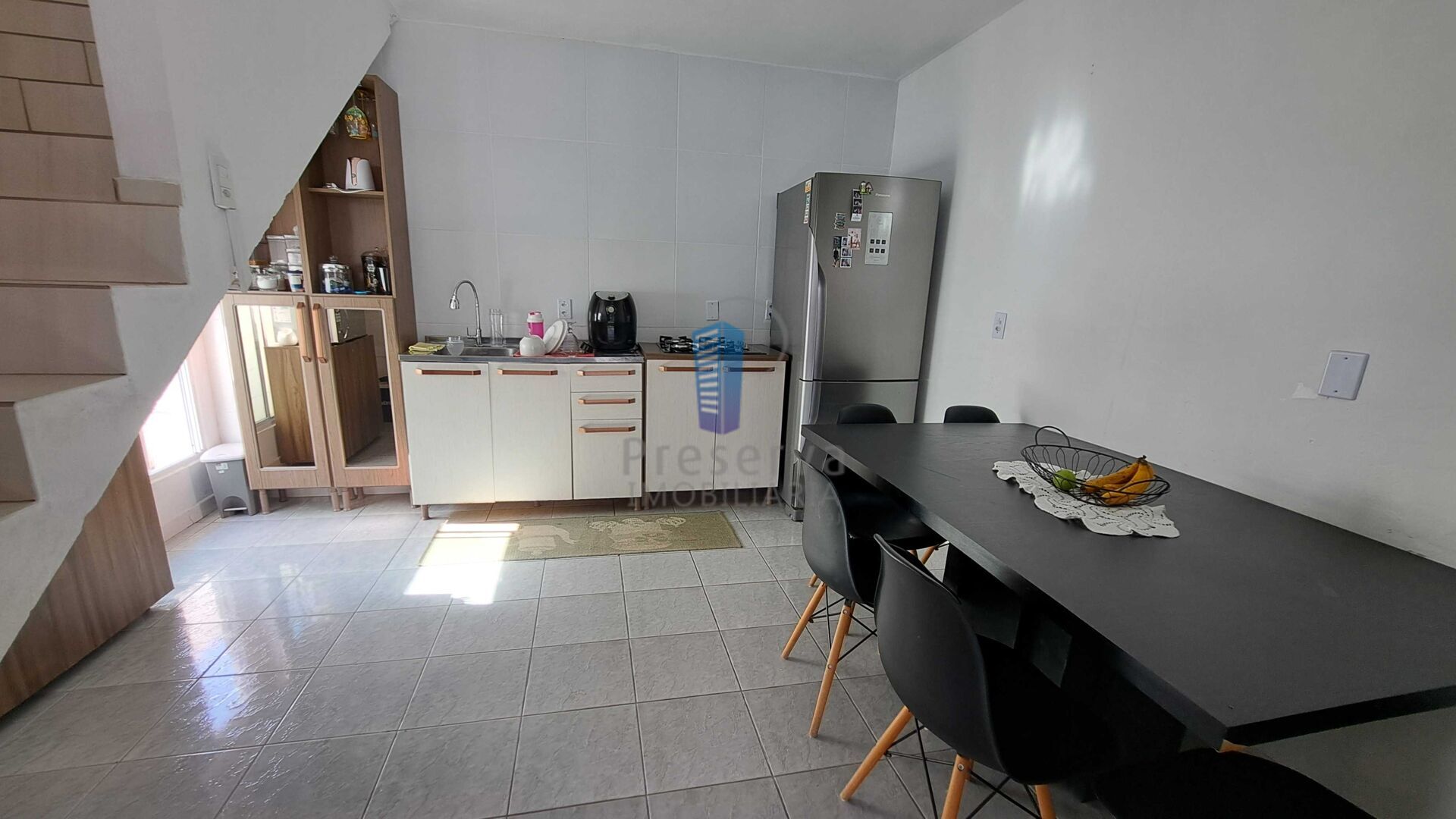 Casa à venda com 4 quartos, 200m² - Foto 2