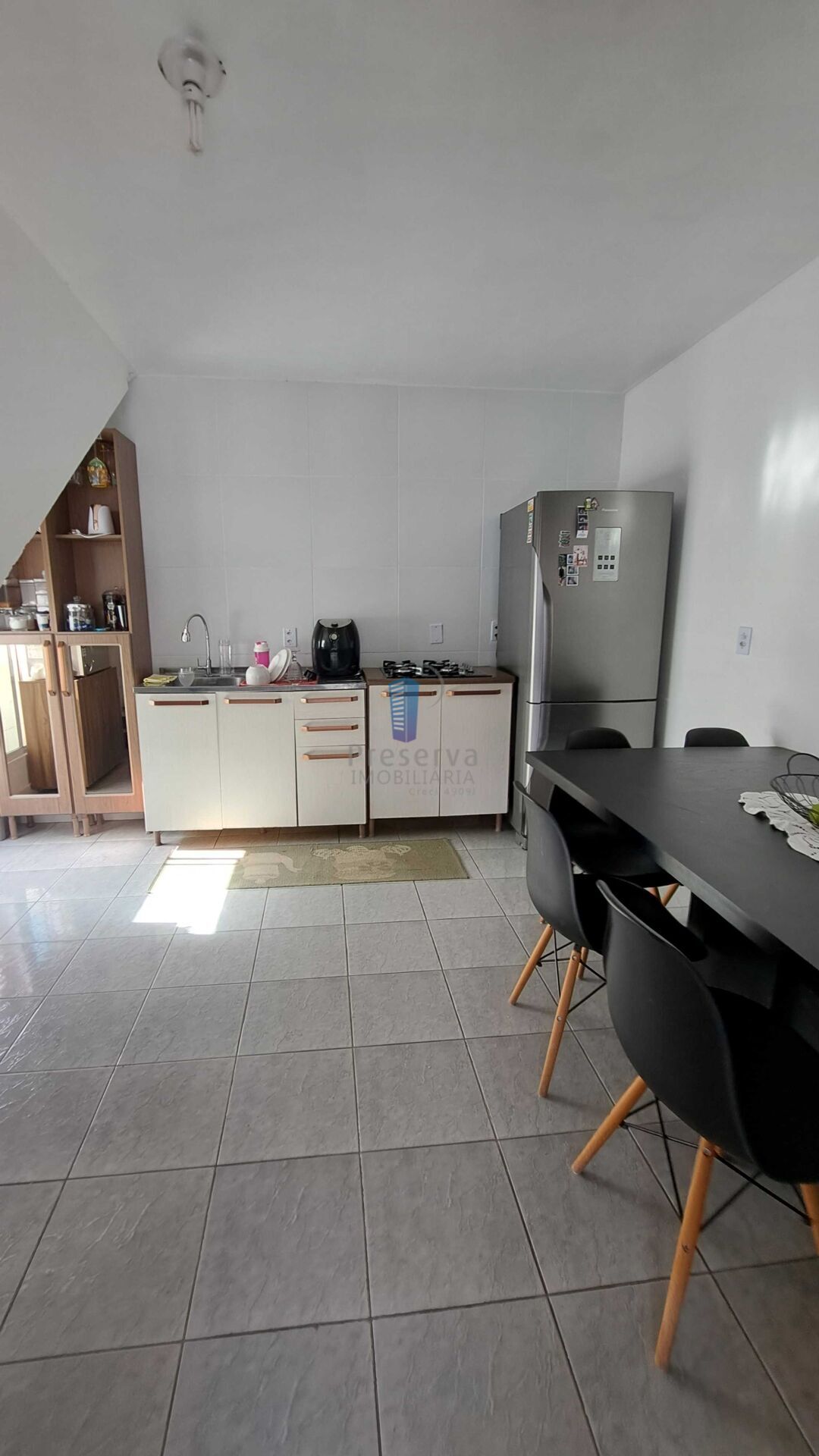 Casa à venda com 4 quartos, 200m² - Foto 4