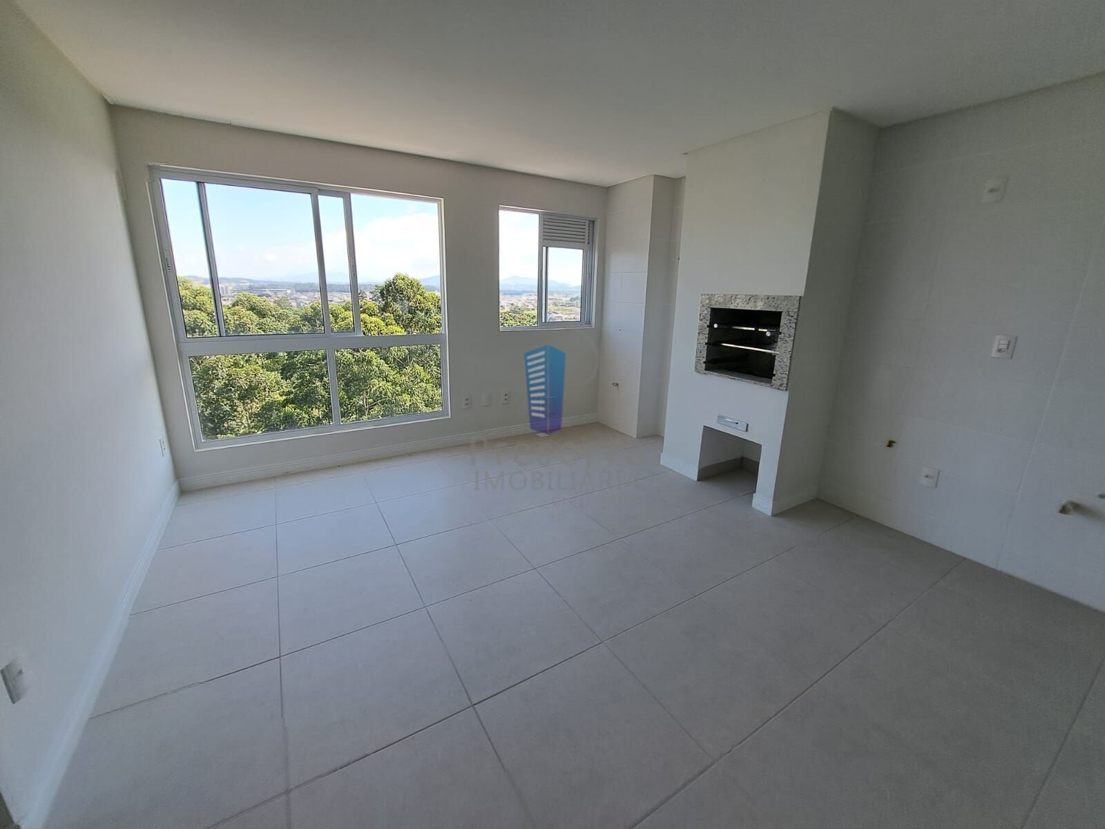 Apartamento à venda com 2 quartos, 63m² - Foto 2