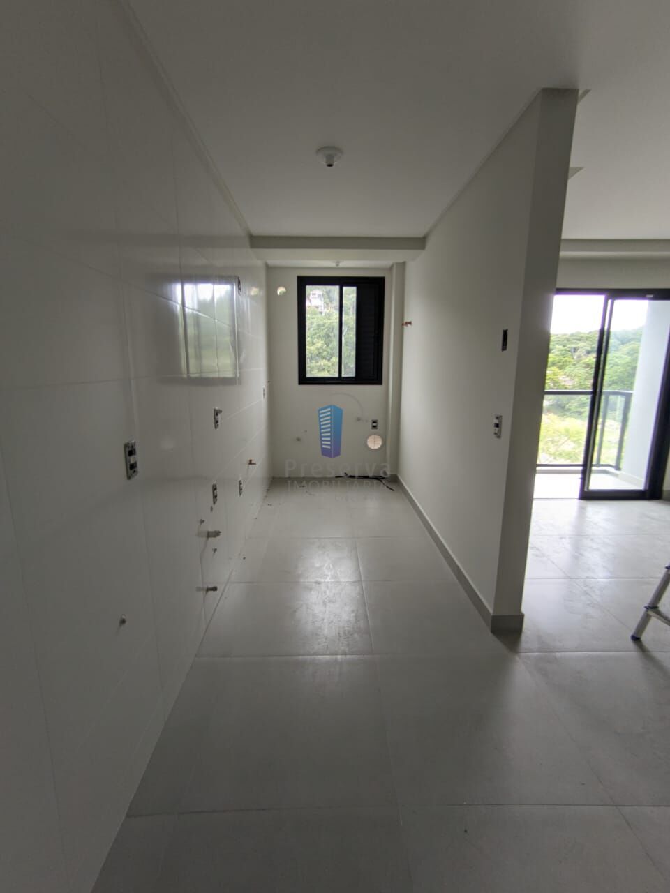 Apartamento à venda com 3 quartos, 80m² - Foto 2