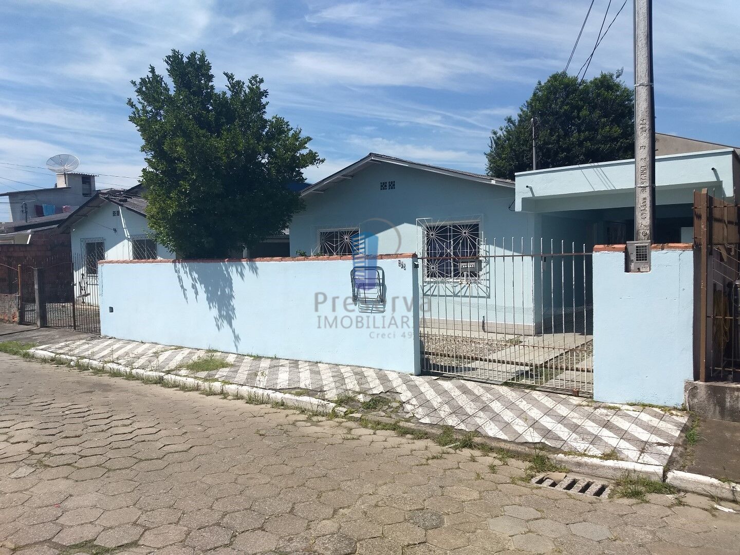 Casa à venda com 3 quartos, 180m² - Foto 1