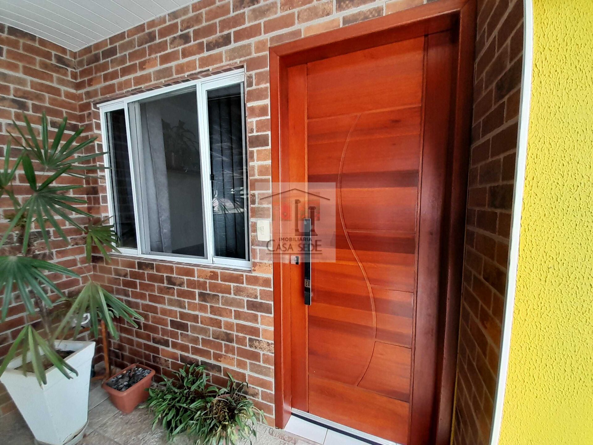 Casa à venda no bairro Eucalíptos em Fazenda Rio Grande/PR