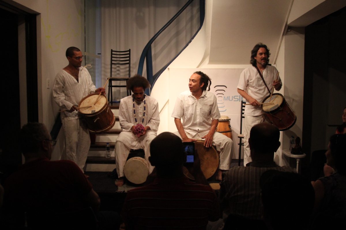 Alabem Brasileiro com o grupo Alabê Öni | Foto: Igor Sperotto