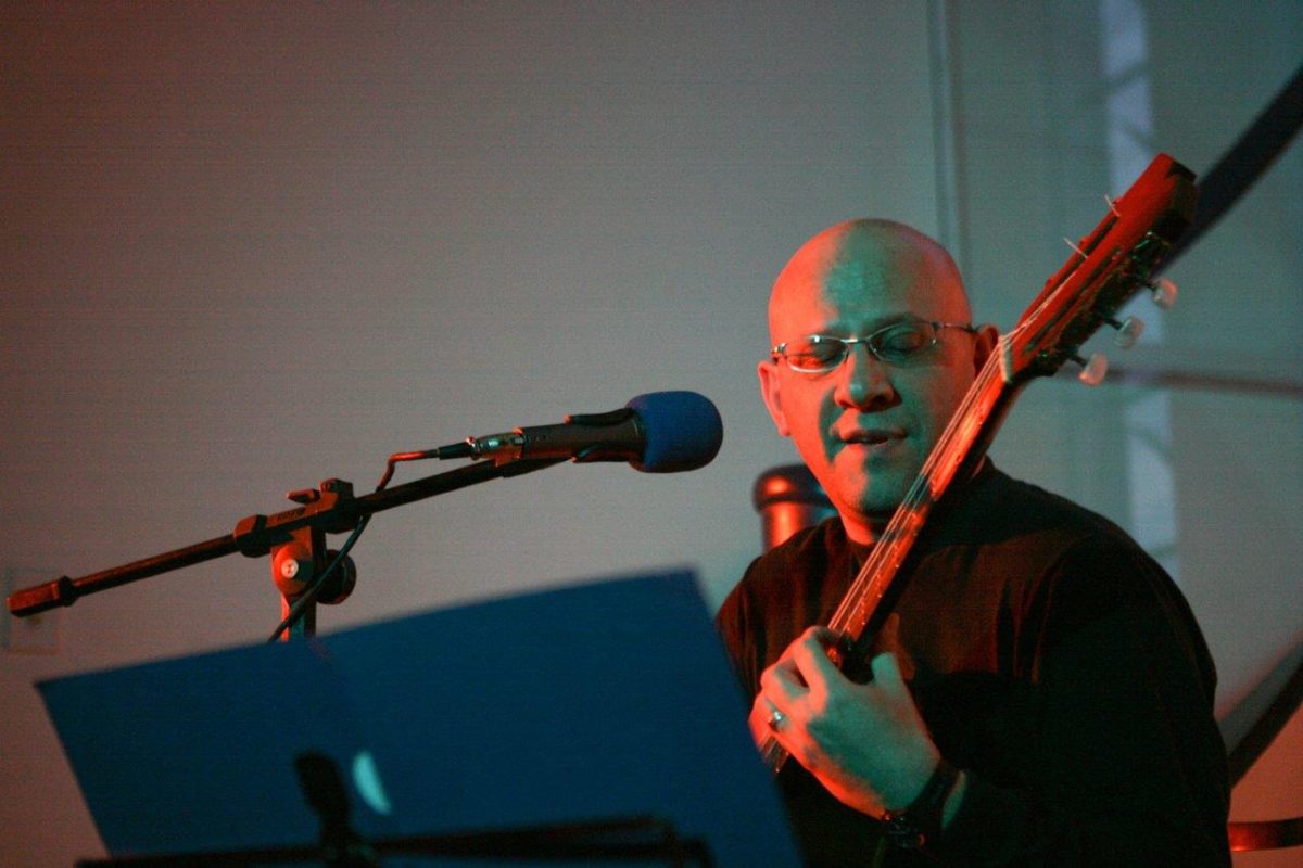 Felipe Azevedo – Violão com voz * | Foto: Rene Cabrales
