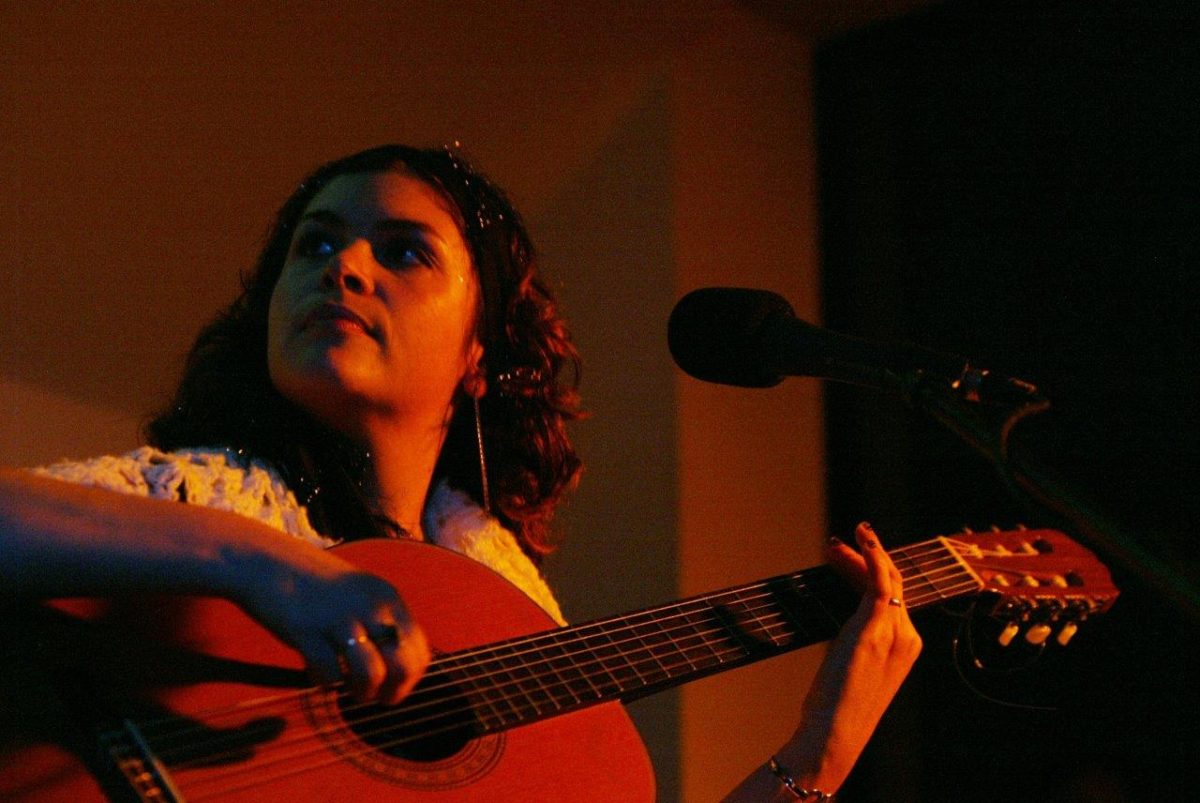 Karine Cunha canta Clara Dor | 