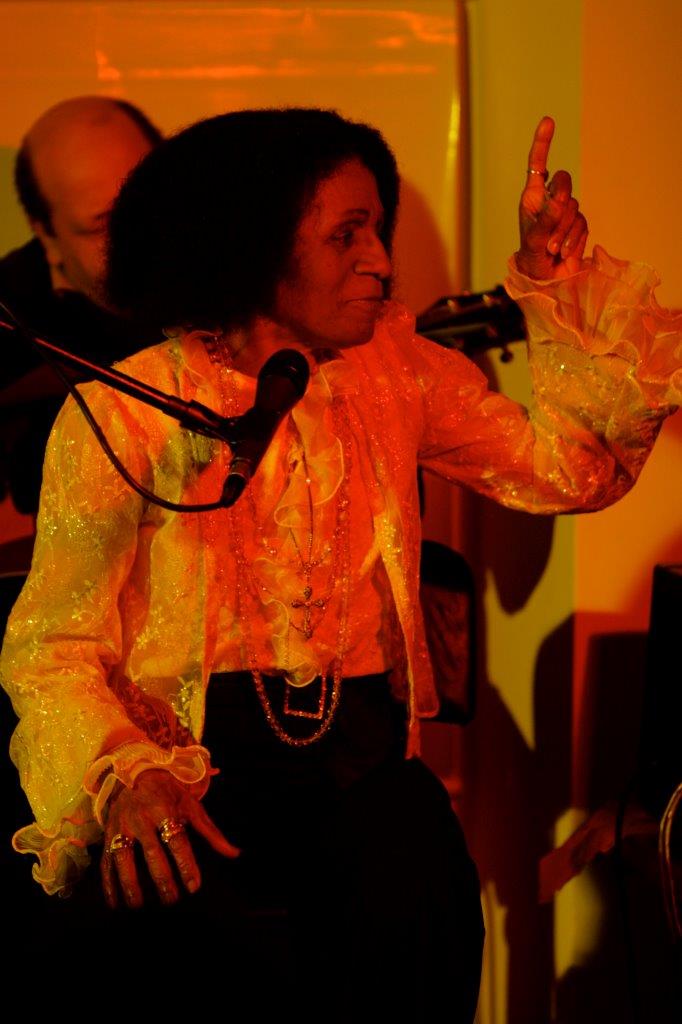 Zilah Machado canta e conta | Fotos: Rene Cabrales