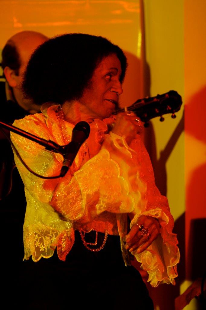Zilah Machado canta e conta | Fotos: Rene Cabrales