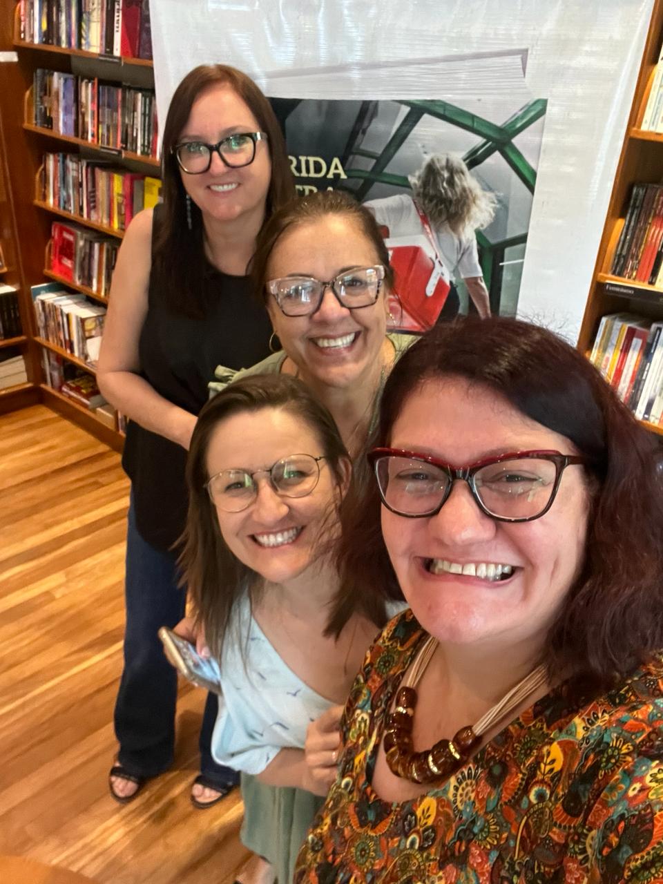 Lançamento do livro CORRIDA CONTRA O TEMPO na Iluminuras Livraria e Café em Santa Cruz do Sul 16 de março de 2024 | Foto: Divulgação
