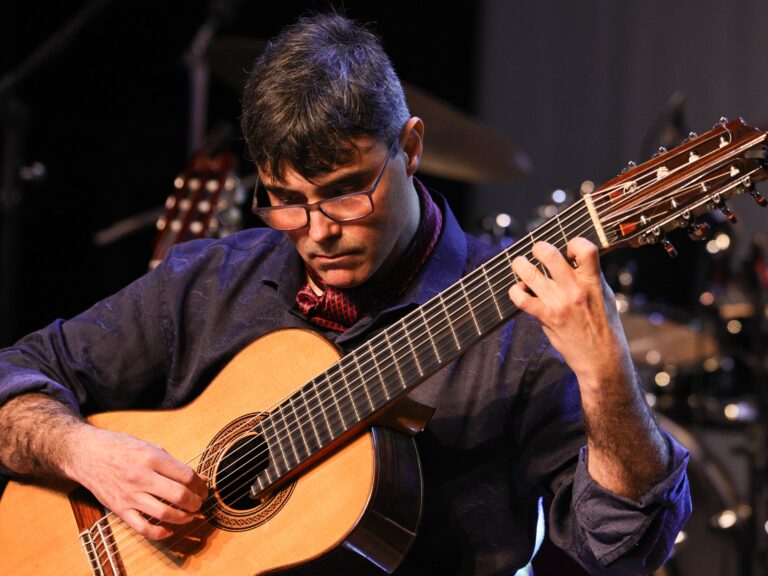 Maurício Marques no show Violão de Fole