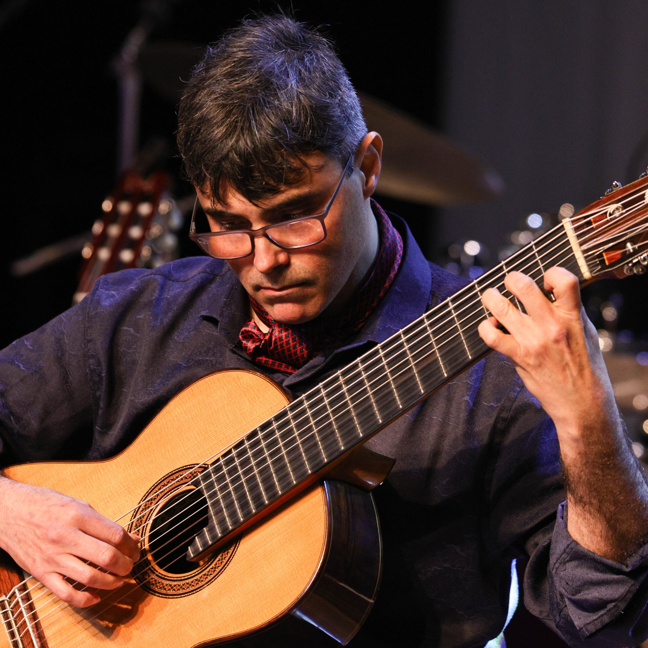 Maurício Marques apresenta o show Violão de Fole