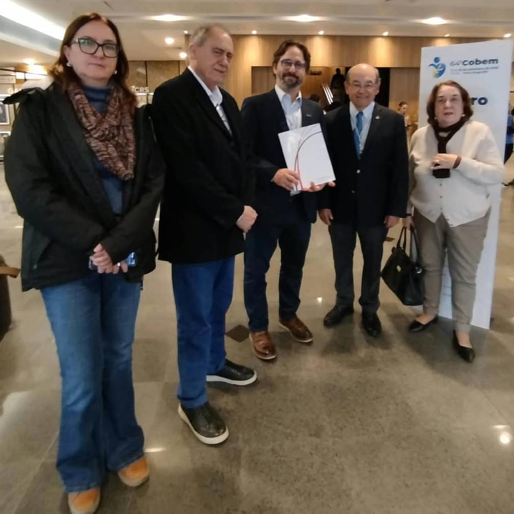 Comitiva entregou pauta do Movimento pela Curricularização dos Conteúdos sobre Doação e Transplante nos Cursos da Saúde | Foto: Stela Pastore