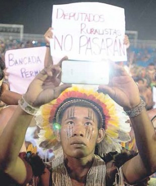 Em Palmas (TO), protesto contra a PEC 215, que interrompeu os Jogos Mundiais dos Povos Indígenas viralizou nas redes sociais
