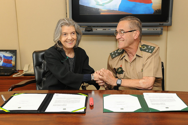 Carmen Lúcia, Presidente do STF e o comandante do Exército, General Villas Boas