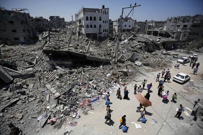 Bairro de Al-Shejaeiya, a leste da Cidade de Gaza, destruído por mísseis israelenses nos bombardeios de agosto de 2014, permanece em ruínas e sem serviços básicos à população