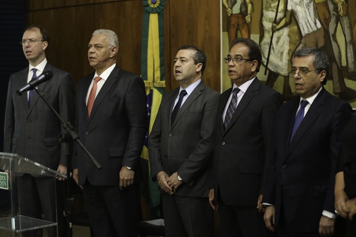 Coordenadas pelo ex-ministro do Trabalho, Ronaldo Nogueira (C) , as Jornadas foram lançadas na Câmara dos Deputados no dia 19