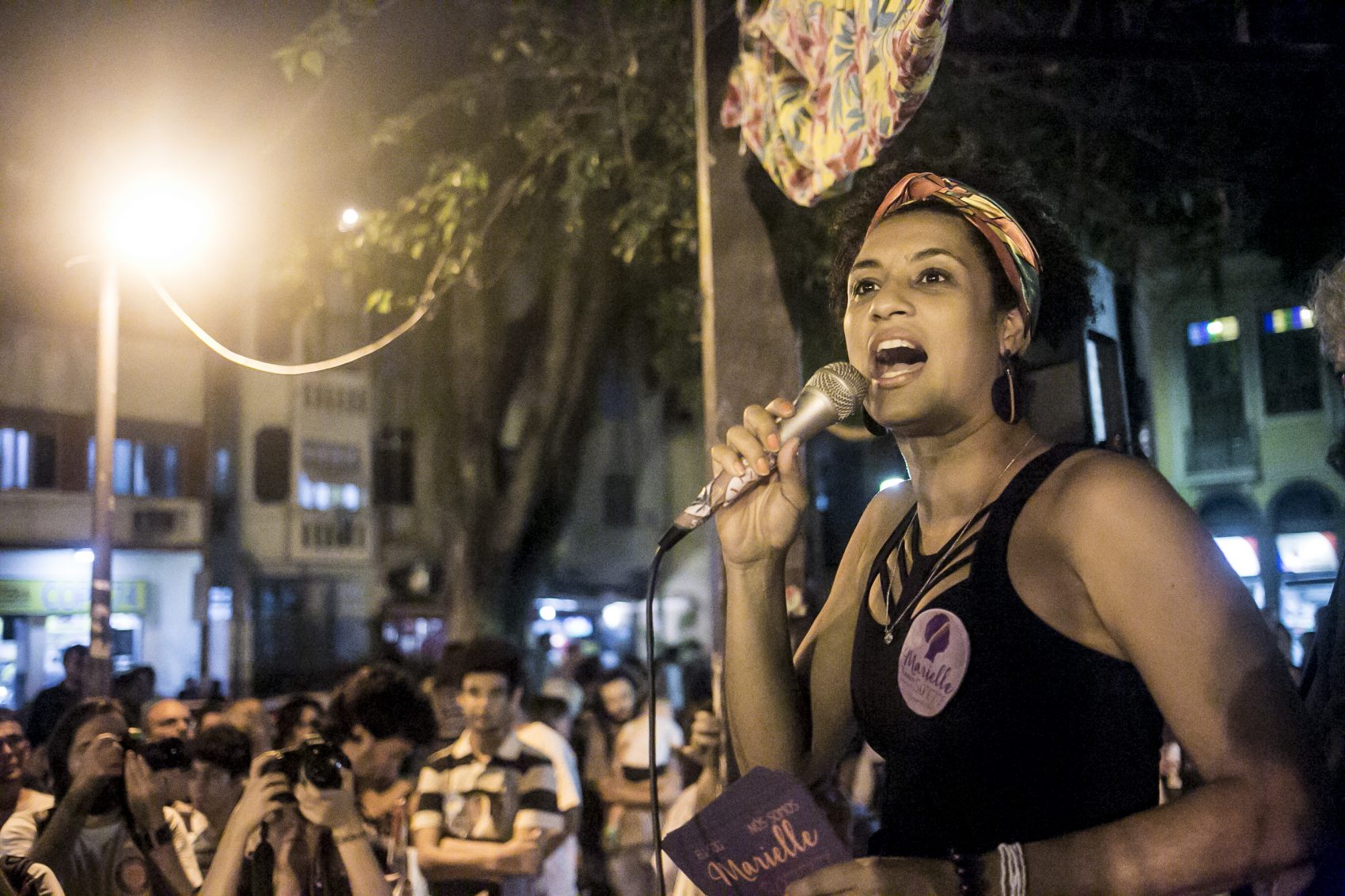 Por seu ativismo em defesa dos direitos humanos e contra a violência, Marielle foi assassinada em março de 2018, no Rio