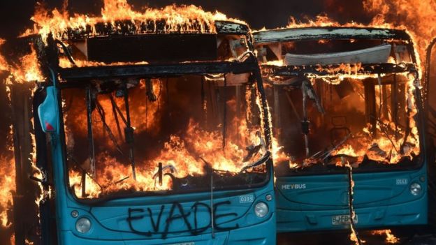 Medidas impopulares do presidente Piñera desencadearam protestos principalmente na capital, Santiago